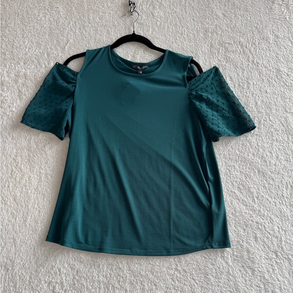 Adrianna Papell Clip Dot Cold Shoulder  Top Size Medium Evergreen New